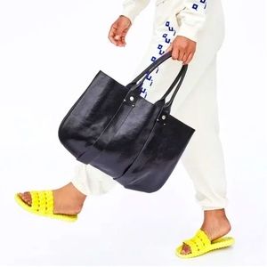 Brand new - never used! Clare V La Tropezienne tote in black leather.